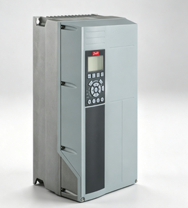 Variateur de fréquence HVAC FC-102 (P7K5) 7,5 KW / 10 pour commande VFD triphasé 380-480 VAC IP55 - Product Image 1