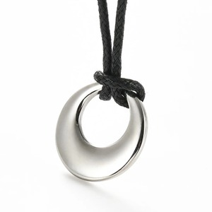 Collar con colgante circular pequeño de acero inoxidable para hombres y mujeres, con cuerda negra, joyería sencilla y moderna, regalos diarios, 1 ud. - Product Image 1