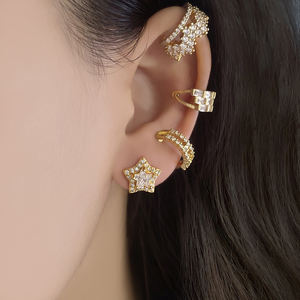 ต่างหูสตั๊ดทองเหลืองเย็นออกใหม่เครื่องประดับแฟชั่นรูปดาวเพทายชุบทอง18K ทันสมัยสำหรับผู้หญิง - Product Image 4