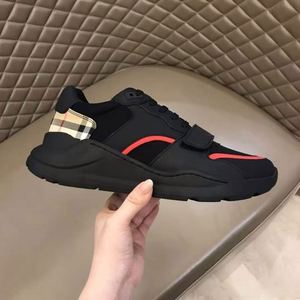 Sneakers plateforme de qualité supérieure avec un design luxueux et un style rayé. Parfait pour la marche et les activités de plein air. - Product Image 4