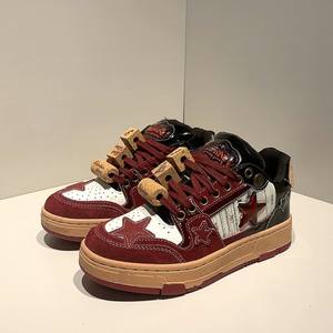 2024 nuove Sneakers Casual retrò per <span class=keywords><strong>donna</strong></span> moda vino rosso stelle resistenti scarpe da corsa scarpe da ginnastica <span class=keywords><strong>donna</strong></span> - Product Image 5