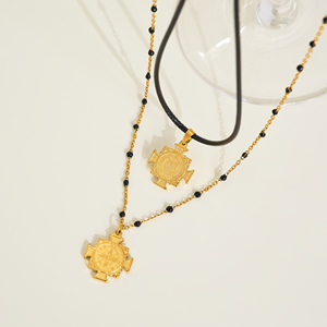 Collar de acero inoxidable chapado en oro de 18 quilates Premium de Myneck Factory Vintage <span class=keywords><strong>Fall</strong></span> Lady Square Gold <span class=keywords><strong>God</strong></span> Pendant Regalos vintage - Product Image 3