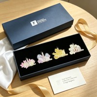 Boîte cadeau rigide personnalisée pour épingles en émail, badges métalliques, emballage cadeau magnétique avec insert floqué