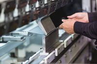 Services de tournage, perçage et fraisage CNC 3/4/5 axes pour tôles en acier inoxydable, aluminium et laiton, usinage certifié ISO