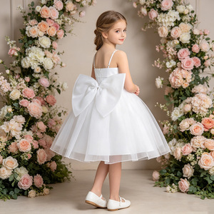 MQATZ Vestidos de Fiesta para Niñas Estilo Europeo y Americano, Vestidos Blancos con Tirantes y Lazos Grandes - Product Image 1