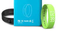 Bracelet connecté sport étanche avec écran numérique, bracelet en silicone, fonctionnalités musique, météo et podomètre