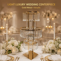 Nouvel arrivage de décorations de mariage légères de luxe 50x100cm à cinq niveaux support de fleurs en métal doré avec décoration de pendentif en perles acryliques