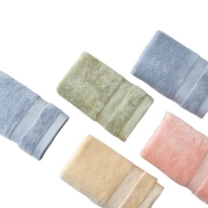 Serviettes pour bébé nouveau-né en coton éponge doux en fibres de bambou de couleur unie - Product Image 1
