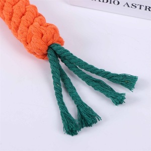 Jouet à mâcher pour chien en forme de carotte, vente en gros, jouets à mâcher en corde de coton tressée à la main pour chiens - Product Image 4