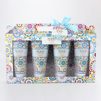 Coffret cadeau de bain rose vintage dans une boîte en fer blanc Emballage de soins personnels de beauté