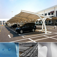 Abri de voiture moderne en membrane PVC enduite de PVDF, durable, imperméable, ignifuge, résistant au vent, en résine tendue, pour résidentiel, hôtelier et commercial