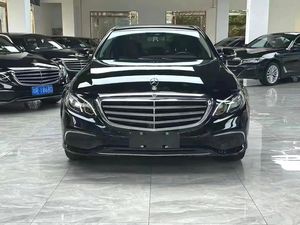 <span class=keywords><strong>Mercedes</strong></span>-Benz <span class=keywords><strong>Clase</strong></span> <span class=keywords><strong>E</strong></span> <span class=keywords><strong>2017</strong></span> Sedán Usado, Volante a la Izquierda, para Exportación - Product Image 4