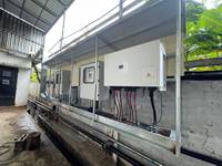 Système solaire sur réseau 60kw 80kw 100kw 200kw onduleur triphasé Deye lié au réseau solution tout-en-un prix des systèmes photovoltaïques