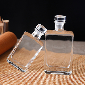 Bouteilles en verre flint Oshow vides en gros 50ml 100ml 200ml 500ml 750ml avec bouchon en liège pour <span class=keywords><strong>gin</strong></span> et whisky, gravables, écologiques et recyclables - Product Image 5