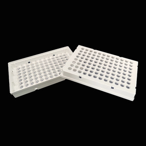 แผ่นเพาะเชื้อ PCR ยี่ห้อ Yongyue แบบ 96 หลุม ขนาด 100 ไมโครลิตร แบบเต็มขอบ สีขาวใส ฆ่าเชื้อได้ สำหรับห้องปฏิบัติการ - Product Image 2