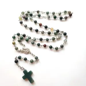 Bande verte Jade perlé nouvelle cérémonie catholique chapelet de prière chapelet avec pièce maîtresse en alliage et croix en pierre