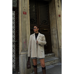 Chaqueta Blazer de Gamuza para Mujer, Color Beige, 3 Botones, Corte Clásico, Ropa de Oficina - Product Image 3