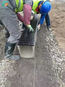 Canal de drainage en béton polymère de TYPE U de gouttière d'eau de pluie extérieure à haute compression pour les zones de service autoroutières - Product Image 6