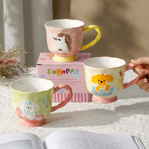 Tasse à café et à petit-déjeuner en céramique sous-glaçurée, peinte à la main, motif couple chien et hérisson, avec pied haut, idéale pour un cadeau - Product Image 3