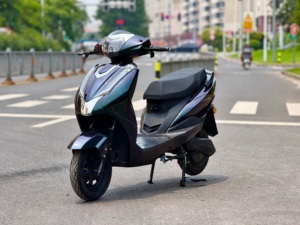 Motocicletta Elettrica Y4-FH con Motore Brushless da 1200W, 60km/h, Ammortizzatore Idraulico e Freno a Disco per Adulti - Product Image 4