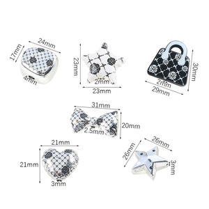 Luxe élégant doux noir blanc camélia étoile <span class=keywords><strong>amour</strong></span> arc sac à main breloques brillantes bricolage porte-clés sac suspendu bijoux coque de téléphone indésirable - Product Image 4