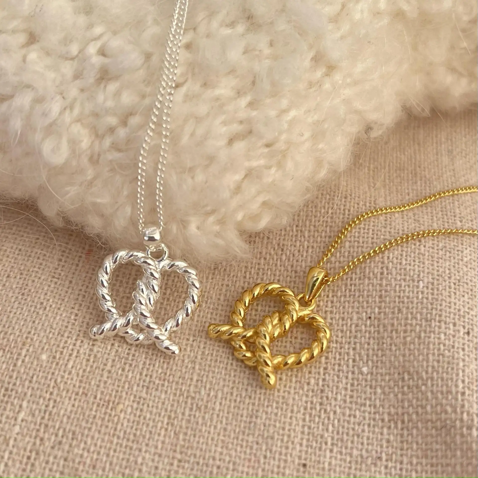 Newly Women Jewelry collana con clavicola con ciondolo a forma di cuore in argento Sterling 925 con nodo alcalino