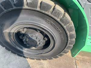 Montacargas Diésel Usado a Bajo Precio, Original Japonés Mitsubishi FD50, 5 Toneladas, Combustión Interna, Mástil de 3 Etapas, en Excelentes Condiciones - Product Image 2