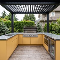 Ensemble d'armoires de cuisine extérieures en acier inoxydable jaune moutarde en forme de U Hyrley OEM pour pergola avec barbecue à gaz, évier, four et réfrigérateur
