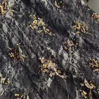 Tissu de mélange de velours brodé en denim artisanal pour les vêtements chinois modernes ornés de paillettes de perles