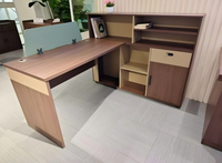 Comptoir de réception en bois de noyer avec panneau frontal haut et armoire latérale, comptoir de caisse de bureau moderne avec rangement