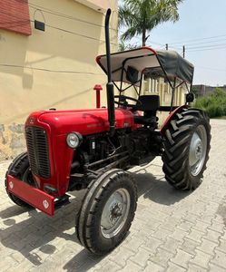 Tractor Agrícola Usado Farmtrac Champion 2012 con Tracción en 2 Ruedas y Transmisión por Engranajes, Motor de 50 HP con Componentes Principales - Product Image 3