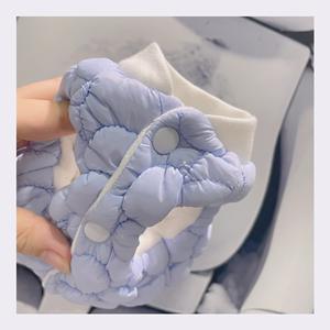 लक्जरी पालतू मोती कपड़े सुंदर पिल्ला सर्दियों की पंजा कोट नरम और गर्म कुत्ते फीता - Product Image 4