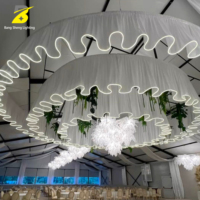 Luminaire suspendu en tissu à anneaux ondulés multi-couches pour la décoration du plafond de la salle de mariage