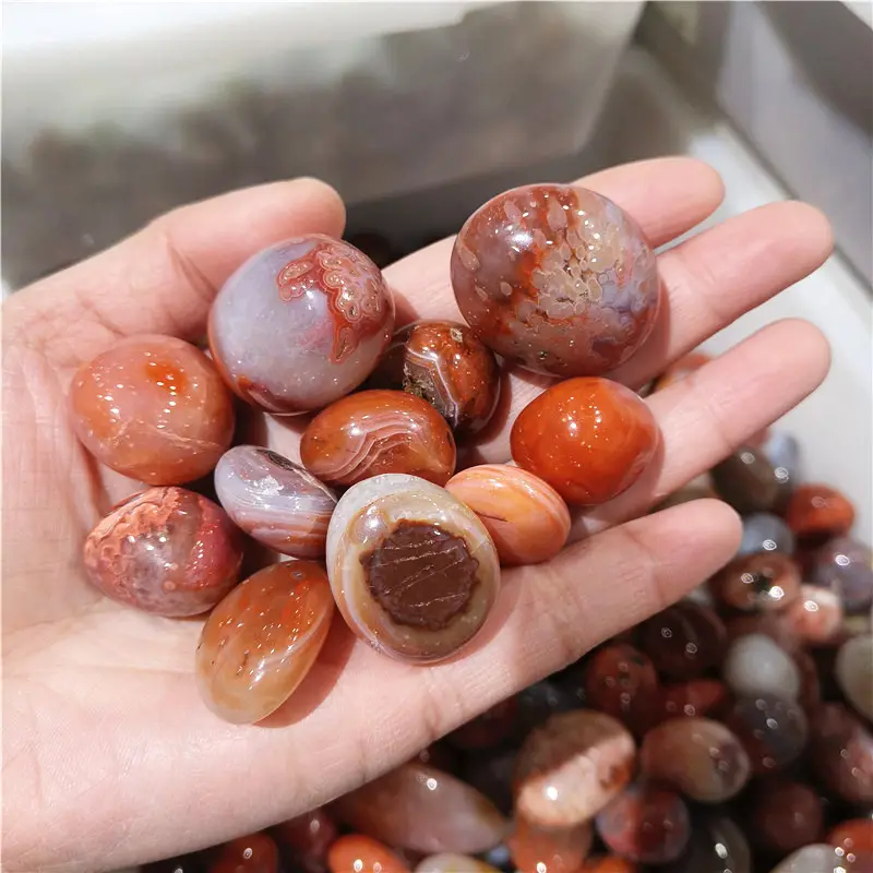 Natuurlijke Zijde Rode Chalcedoon Agaat Grind Sardonyx Agaat Tuimelde Steen Voor Decoratie