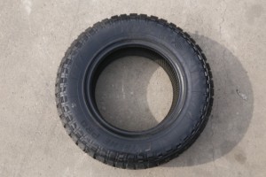 Neumático Radial LCH T-REX 265/70R17 115S, Buen Rendimiento en Pavimento, SUV 4x4, Aventura Todoterreno, Todas las Estaciones, Nuevo Patrón Extreme Pro Natural - Product Image 5