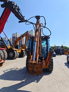 Chargeuse-pelleteuse CASE 580 Super M d'occasion 4x4 |   Chargeur sur tracteur extensible de 14 pieds de profondeur avec godet 4-en-1 et cabine climatisée pour la construction - Product Image 6