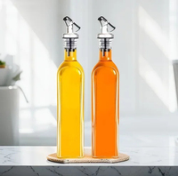 Bouteille à huile carrée en verre avec bec verseur pour la sauce soja et les condiments