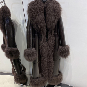 <span class=keywords><strong>Cappotto</strong></span> da Donna in <span class=keywords><strong>Shearling</strong></span> Inverno 2024 Autunno in Vera Pelle di Pecora con Finiture e Colletto in Pelliccia Mongola Spessa - Product Image 2