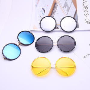 Gafas de Sol Redondas para Mujer K3-9033, Montura Amarilla, Protección UV400 Tipo 3, Lentes AC, Estilo Moderno - Product Image 1