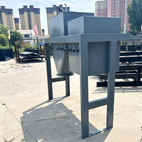 Support de trémie de pesage pour granulats avec croisillons en profil C, plaque de base boulonnée et verrouillage à œillet annulaire pour usine