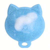 Couvre-boîte multifonction en silicone de qualité alimentaire pour animaux de compagnie avec brosse, cuillère et grattoir pour boîte de nourriture humide pour chat et chien