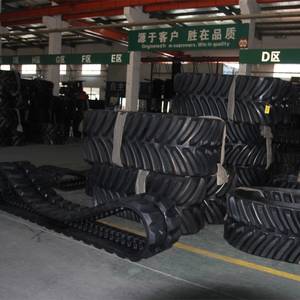 ट्रैक्टर रबर ट्रैक 18 "25" 30 "36" चौड़े फिट के लिए चैलेंजर mt735 mt735 mt745 mt755 mt765 mt765 mt800 श्रृंखला - Product Image 4