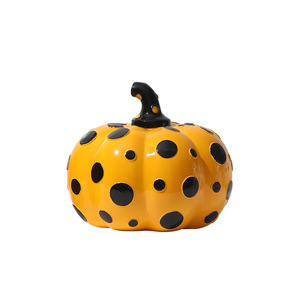 Ornements d'art de citrouille de <span class=keywords><strong>Yayoi</strong></span> Kusama artisanat en résine haut de gamme de luxe pour la décoration intérieure pour salon bibliothèque couloir Halloween - Product Image 5