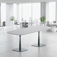 Table de conférence pliable fonctionnelle avec base en bois, bureau de réunion pour salle de conférence, mobilier de bureau moderne pour professionnels, configuration de bureau professionnelle