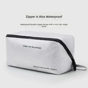 Bolsa de Maquillaje y Artículos de Aseo Ligera, Impermeable y Personalizada en Color Plateado para <span class=keywords><strong>Viajes</strong></span> y Uso en Movimiento - Product Image 3