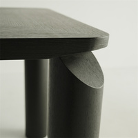 Nouvel arrivage de meubles de salle à manger de luxe Tables de salle à manger Plateau en placage de chêne Table à manger au design moderne européen Ensemble 6 8 places de luxe