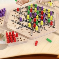 Vente en gros Éducation précoce Jeu amusant Pensée logique Chaîne Multijoueur Bataille Triangle Jeu d'échecs en bois pour enfants