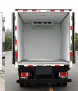 Châssis ISUZU 700P d'occasion + <span class=keywords><strong>camion</strong></span> frigorifique neuf <span class=keywords><strong>de</strong></span> 8 tonnes - Product Image 3