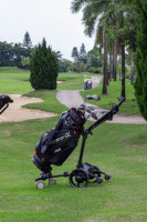 Caddies de golf électriques portables de haute qualité 45km d'autonomie 2kg poids de la batterie chariot de golf électrique pour terrains de golf