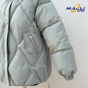 Veste d'hiver à capuche en duvet de style chinois, coupe-vent, épaisse, pour femmes, avec fermeture éclair, boutons, col montant, matelassée, avec poches à rabat - Product Image 3